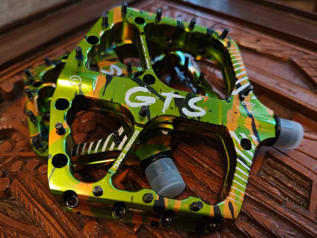 Lewis Camo LH4 & GTS camo eco pedal bundle. Last one.